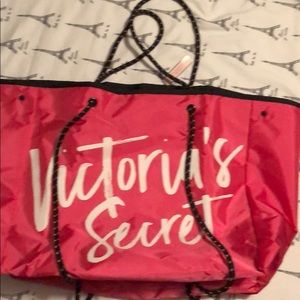 Clearance $10 NWT Victoria’s Secret pink bag HUGE